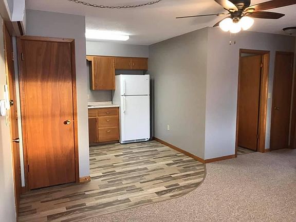2nd image of 6 S Sheakley Ave APT 1