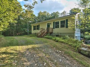 1130 Fox Trl, Cresco, PA 18326