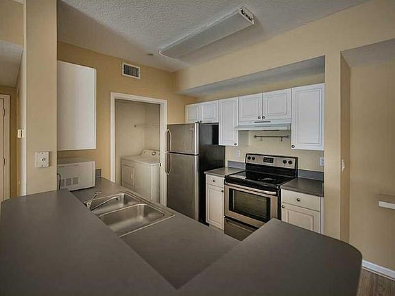 4th image of 1590 Fairways Cir #306