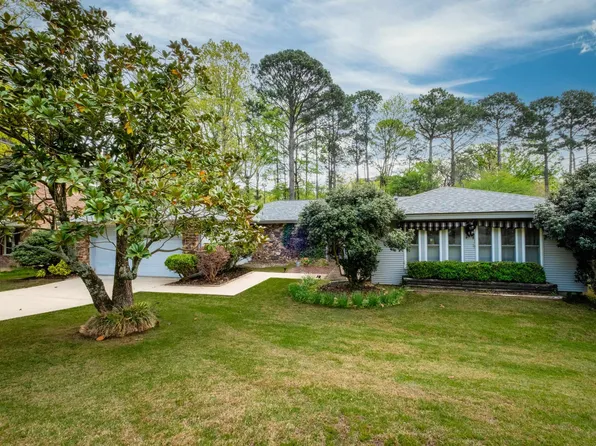 2204 Clapboard Hill Rd, Little Rock, AR 72227