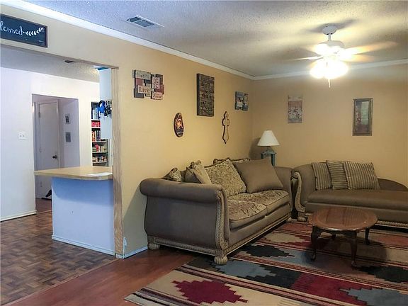 2nd image of 1409 La Fonda Dr