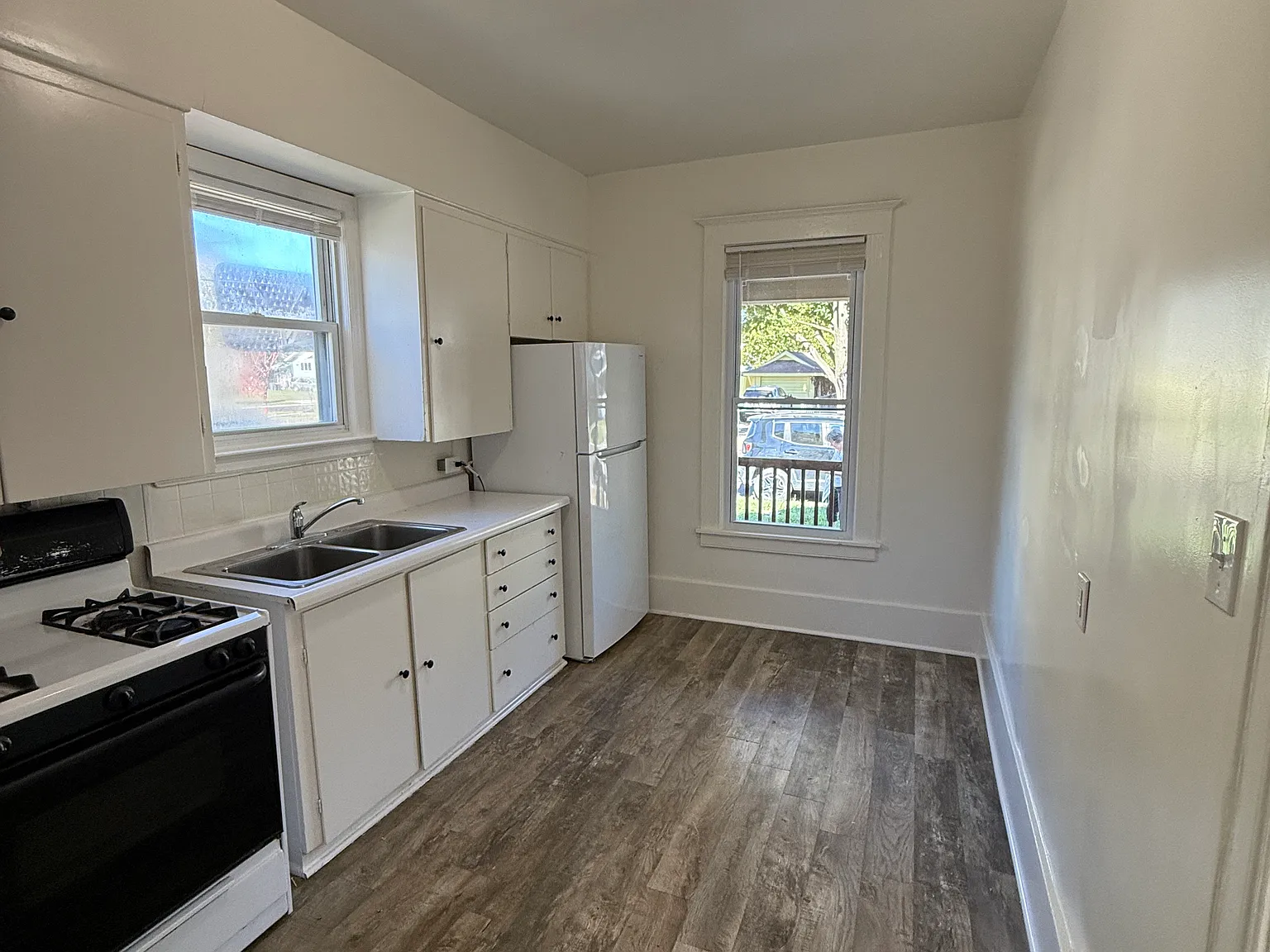 2 bed, 700 sqft, $1,100 — Photo 4