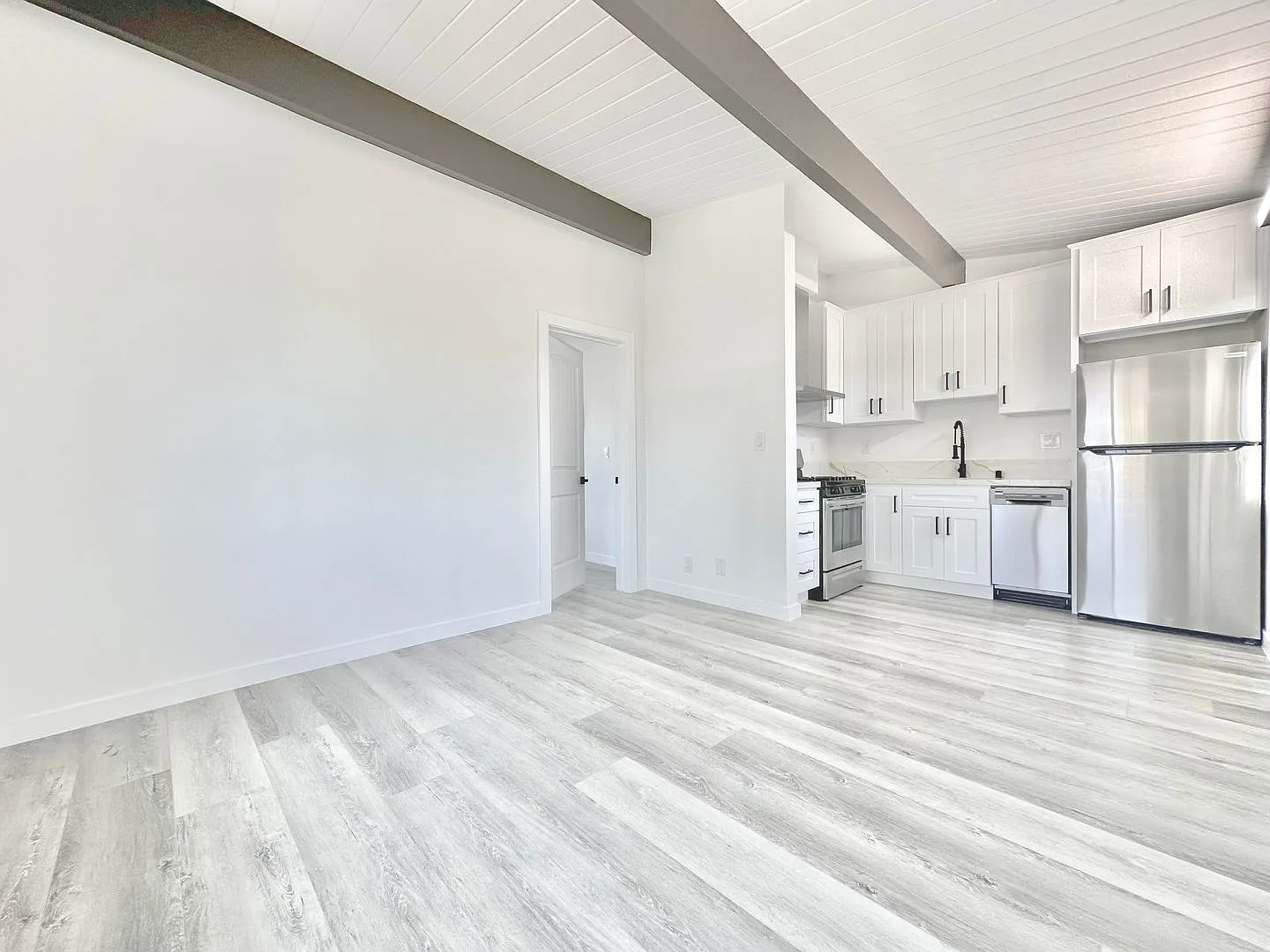 820 Coronado Terrace — Photo 4