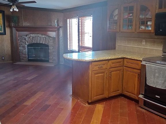 2nd image of 2-26498 E 670th Rd