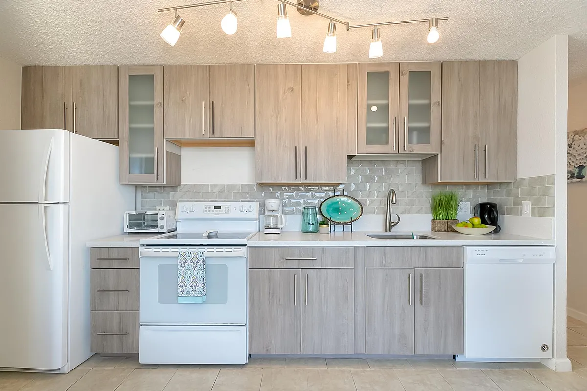 brand new renovated kitchen with dish washer and quartz counter tops - 2421 Tusitala St #902