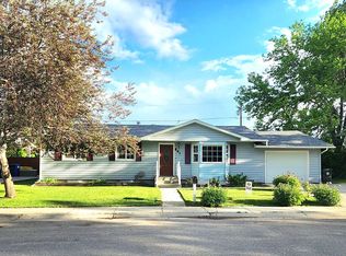 841 Northpointe Dr, Riverton, WY 82501