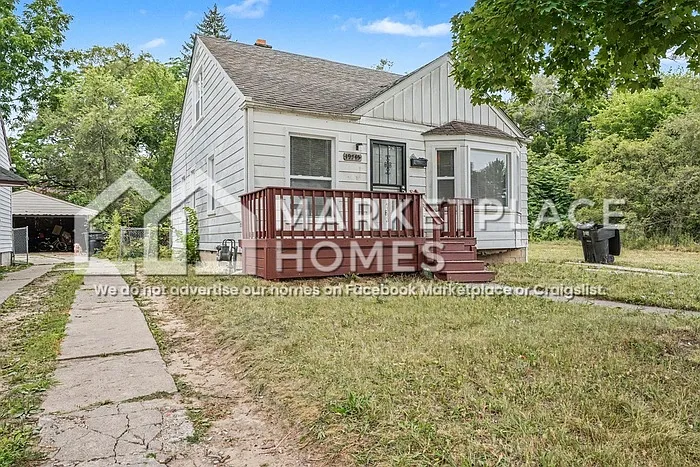3 bed, 1.0 bath, 972 sqft, $1,350 — Photo 3