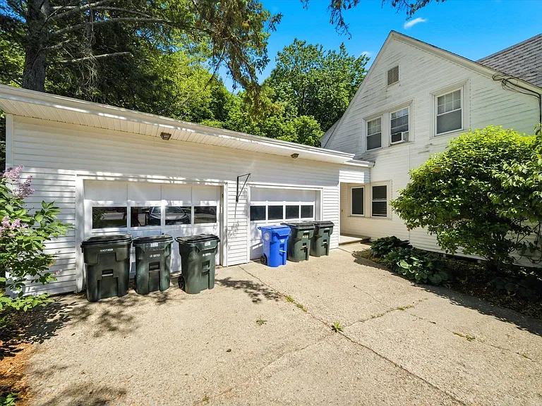 345 Coolidge Ave — Photo 11