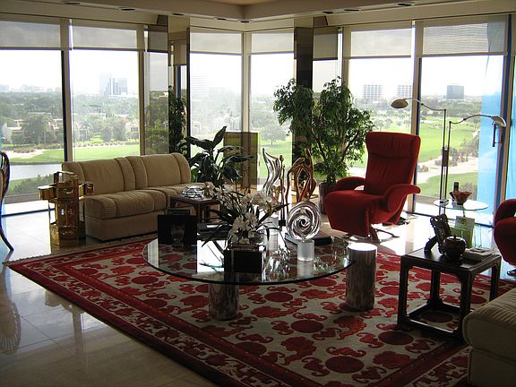 4th image of 2427 Presidential Way APT 903