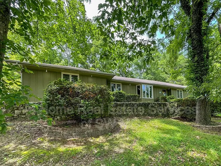 4410 E Valley Rd — Photo 1