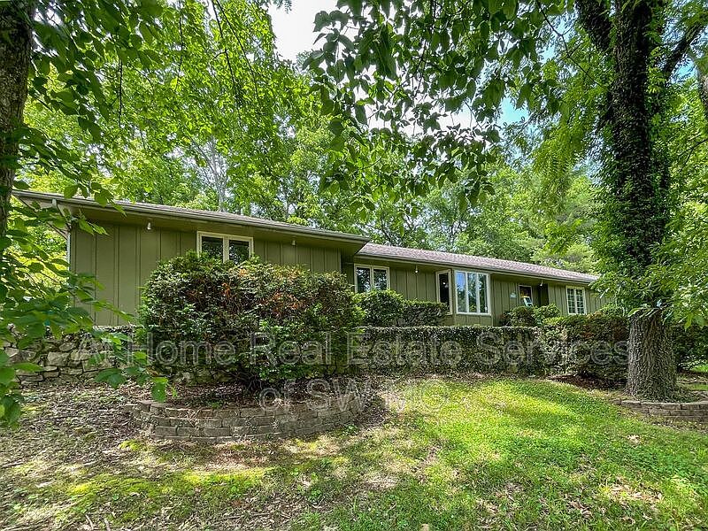 1st image of 4410 E Valley Rd