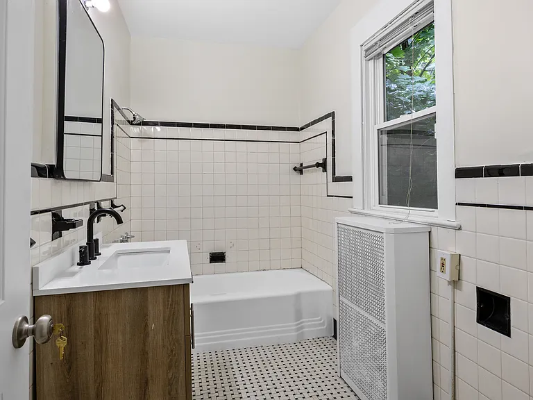 448 Hamilton St — Photo 10