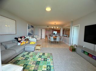 15051 Royal Oaks Ln APT 1104, North Miami, FL 33181