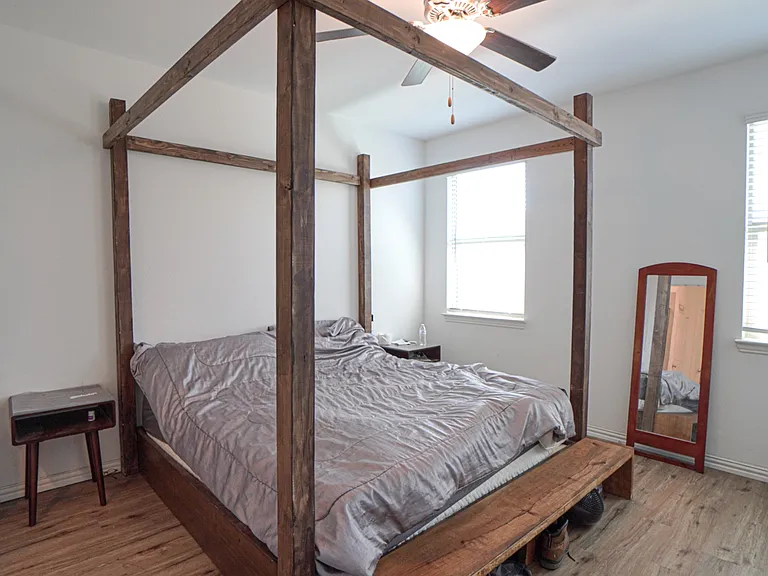 733 Alden Dr — Photo 8