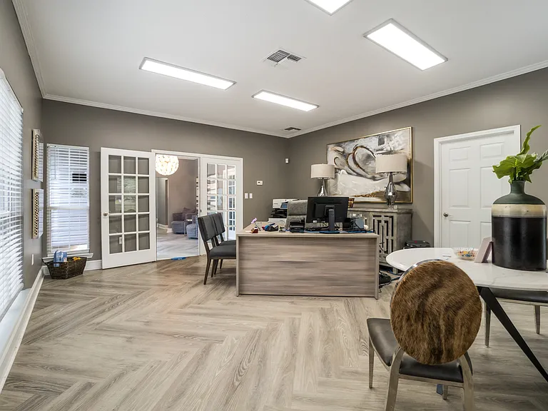 Leasing Office