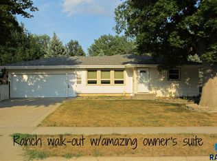 1604 S Bruce Rd, Sioux Falls, SD 57105