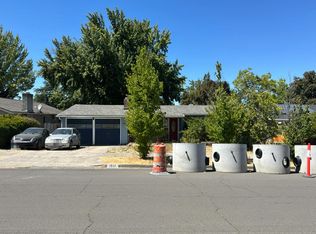 1517 Oleander St, Medford, OR 97504