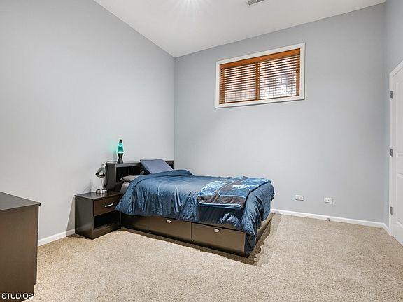 5th image of 3350 N Southport Ave #1