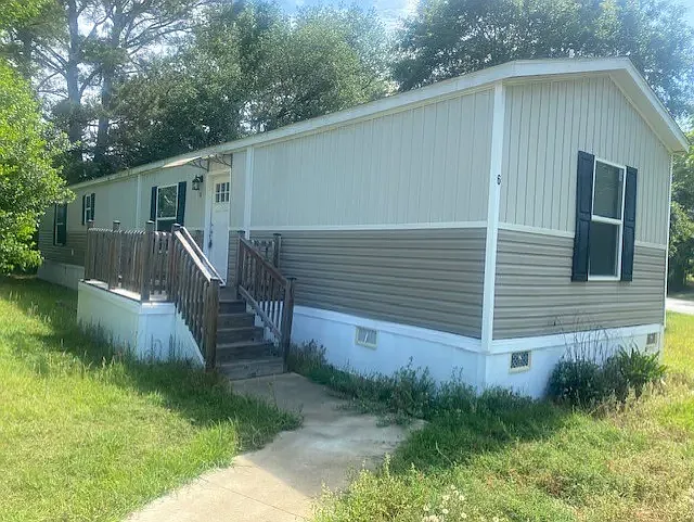 3 bed, 1216 sqft, $950 — Photo 2