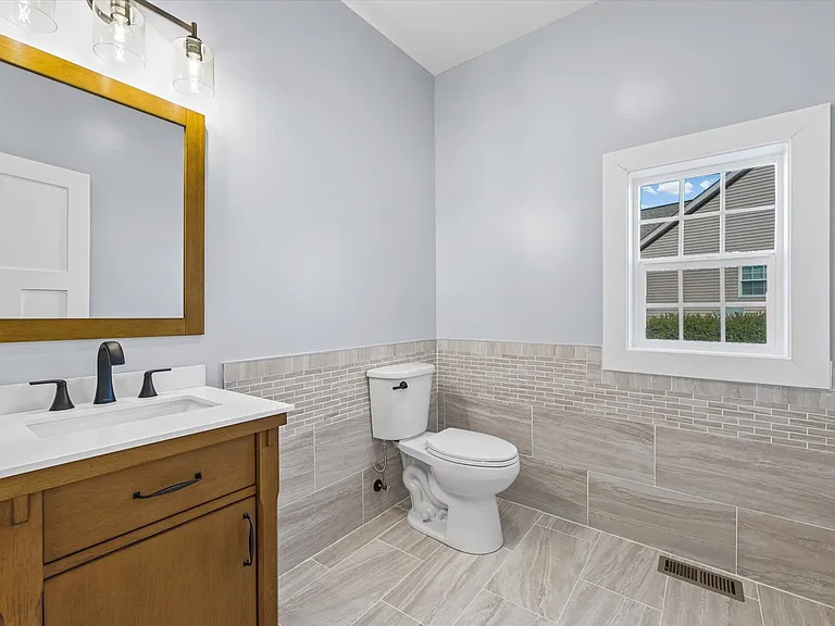 1306 Roberto Rd — Photo 17