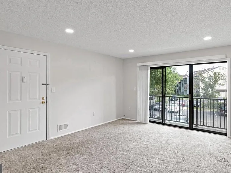 42 Mendrey Ct — Photo 3