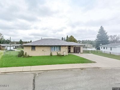 906 6th St NW, Mandan, ND, 58554