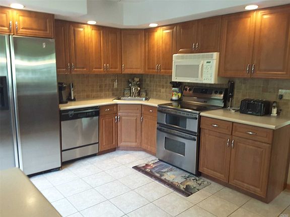 3rd image of 56 Chatham Dr