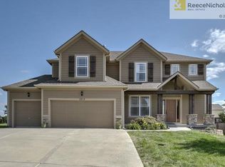 2215 W Fredrickson Dr, Olathe, KS 66061