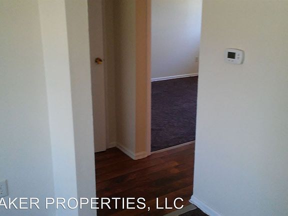 4th image of 3032 Creekview Cir