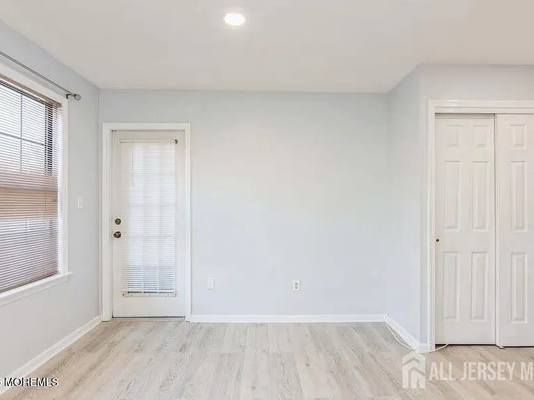 1101 Stoneridge Cir — Photo 7