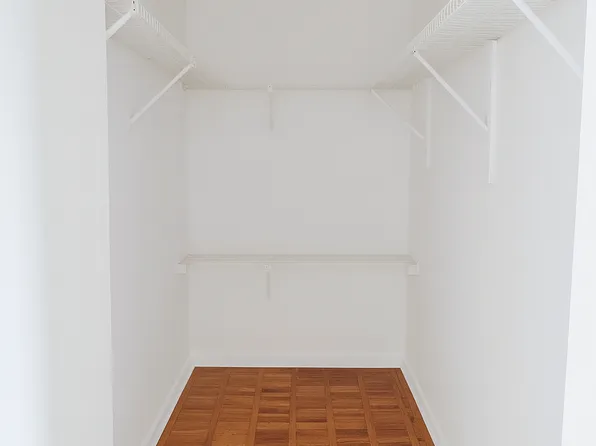 9747 Shore Road image 7 of 8