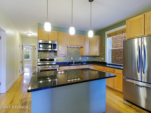 5th image of 3507 N Claremont Ave #1