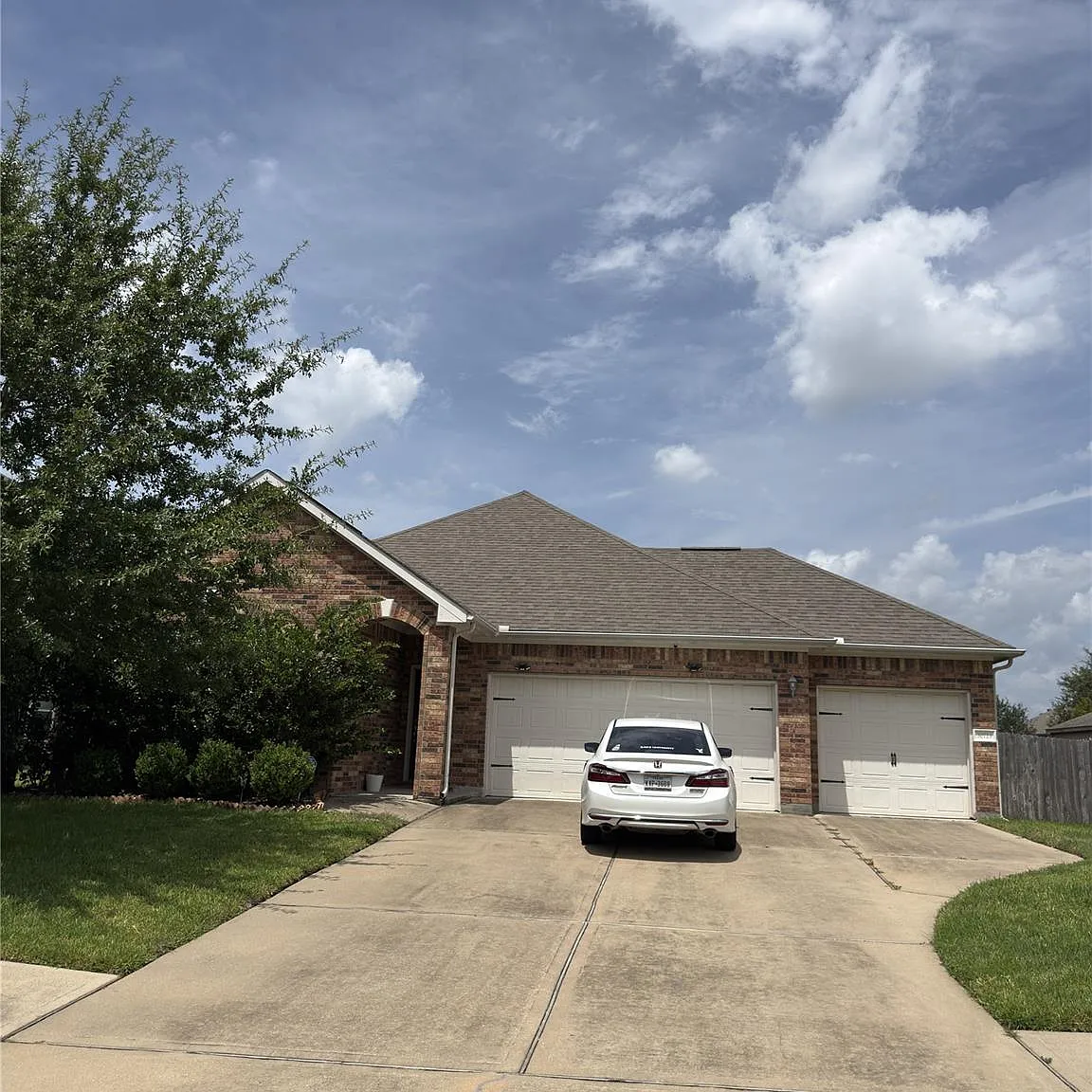 3 bed, 2.0 bath, 1936 sqft, $2,250 — Photo 4