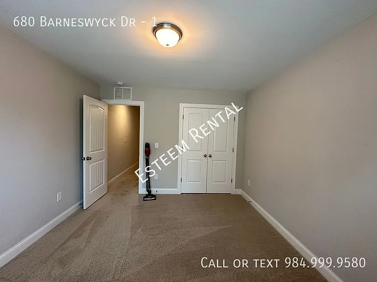 680 Barneswyck Dr #1 — Photo 20