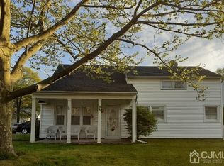 85 Washington Ave, Iselin, NJ 08830