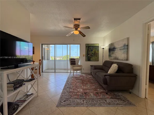 1700 Pierce St APT 702, Hollywood, FL 33020