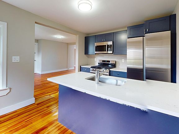 3rd image of 19-23 Pearl St Floor 1