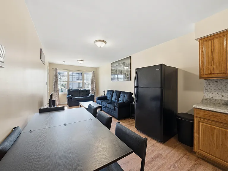 1049 Lafayette St #1A — Photo 7