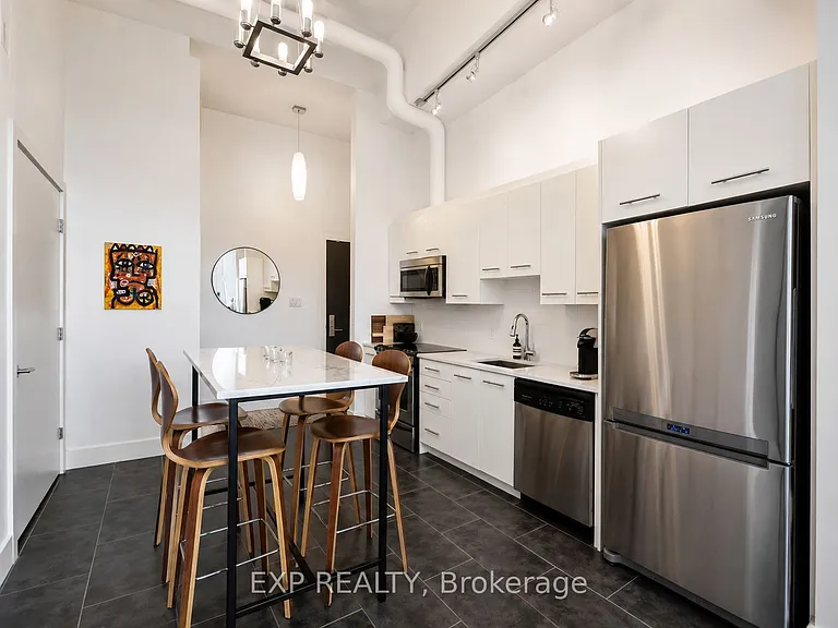 108 3rd Ave #209 — Photo 2