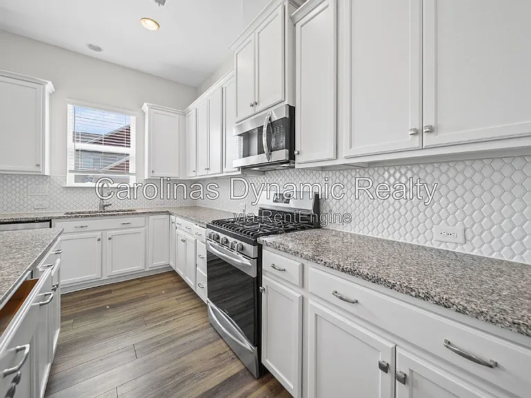 1106 Cigar Ln — Photo 11