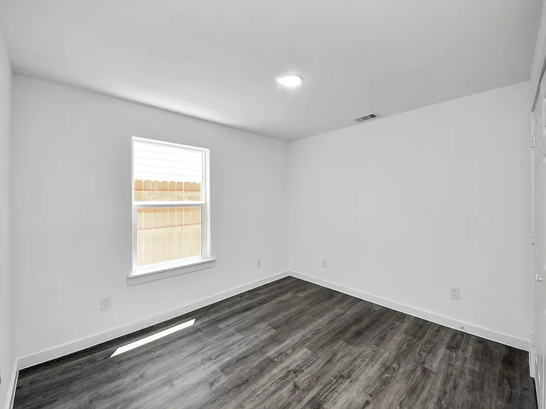7611 Shotwell #B — Photo 6