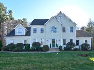 4 Pine St, Upton, MA 01568