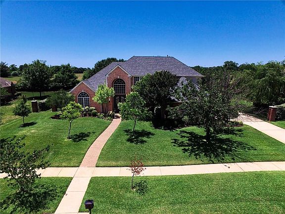 3rd image of 904 Nottingham Cir