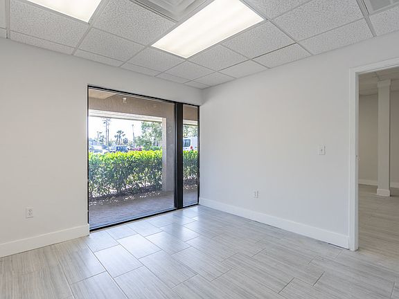 5th image of 12795 Kenwood Ln
