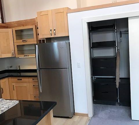 3rd image of 910 22nd Ave #9