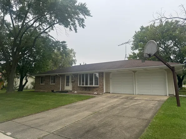 808 W Weathersfield Way #1, Schaumburg, IL 60193