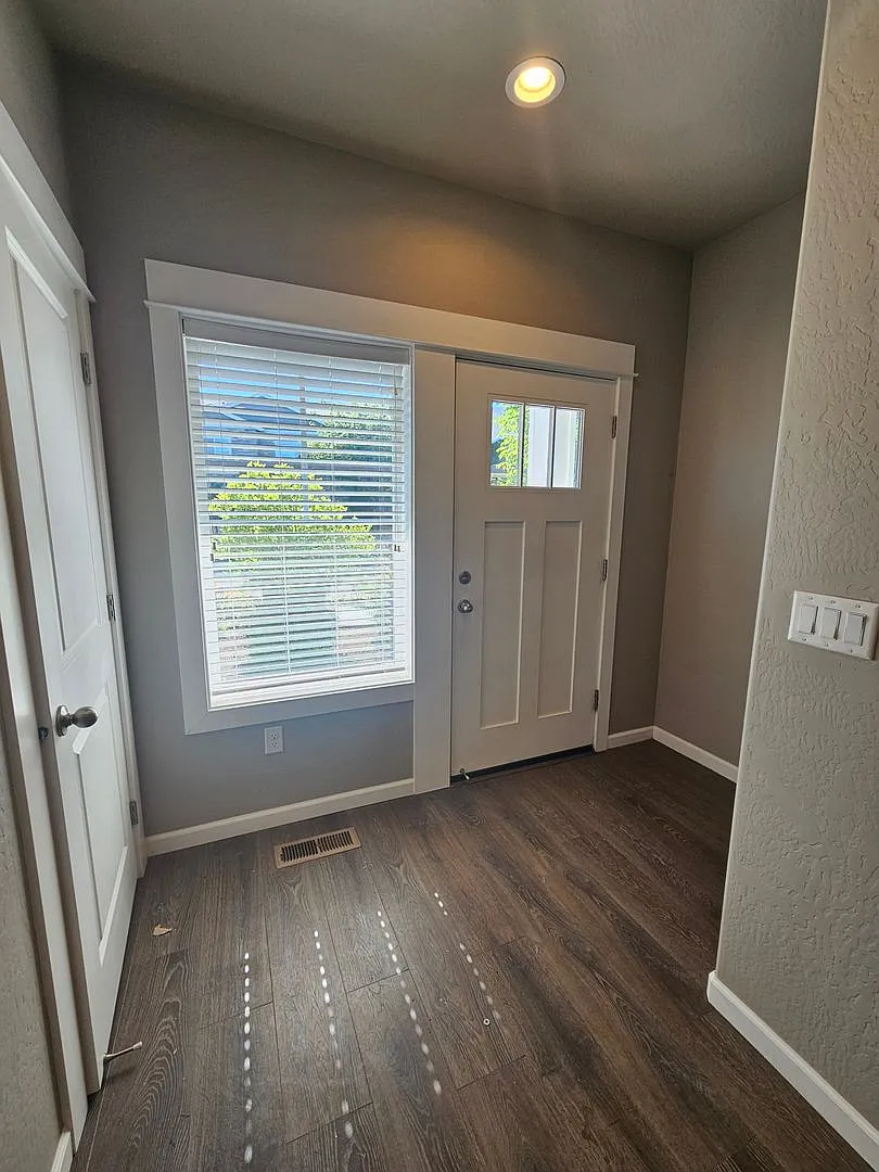 Building Photo - 3551 Juanipero Way