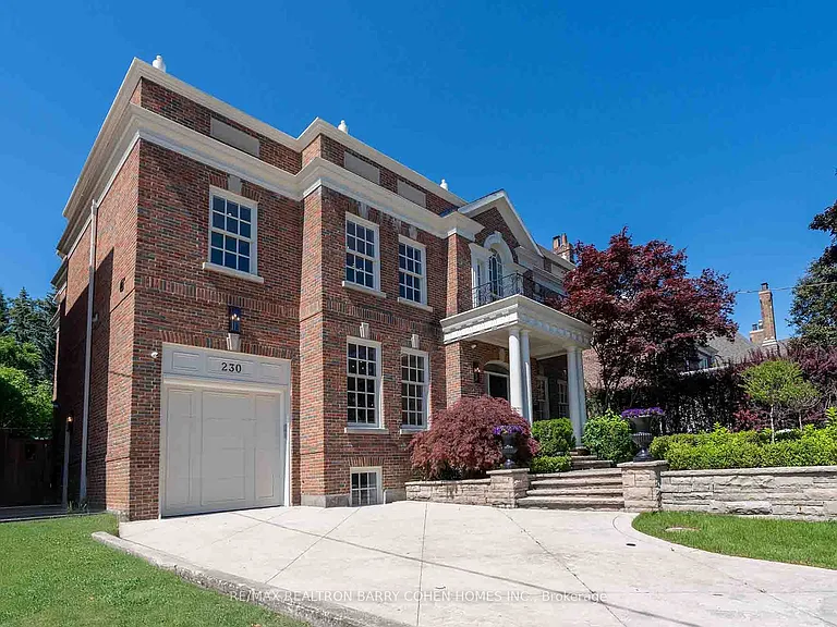 230 Dunvegan Rd — Photo 2