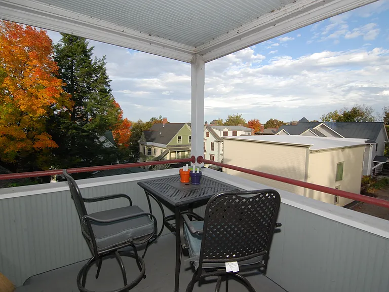 280 Maple St #3 — Photo 3