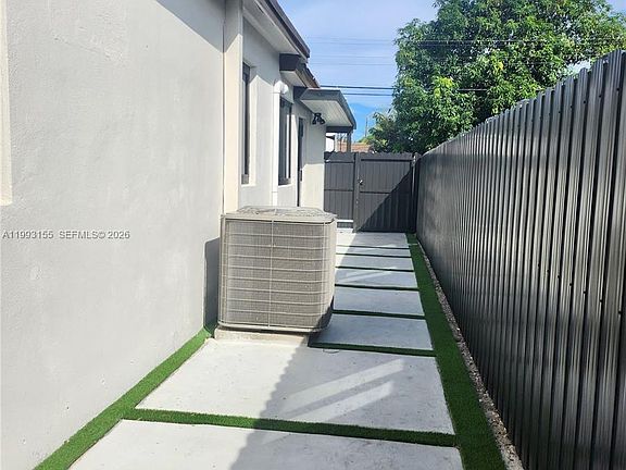 3rd image of 201 SW 62nd Ave